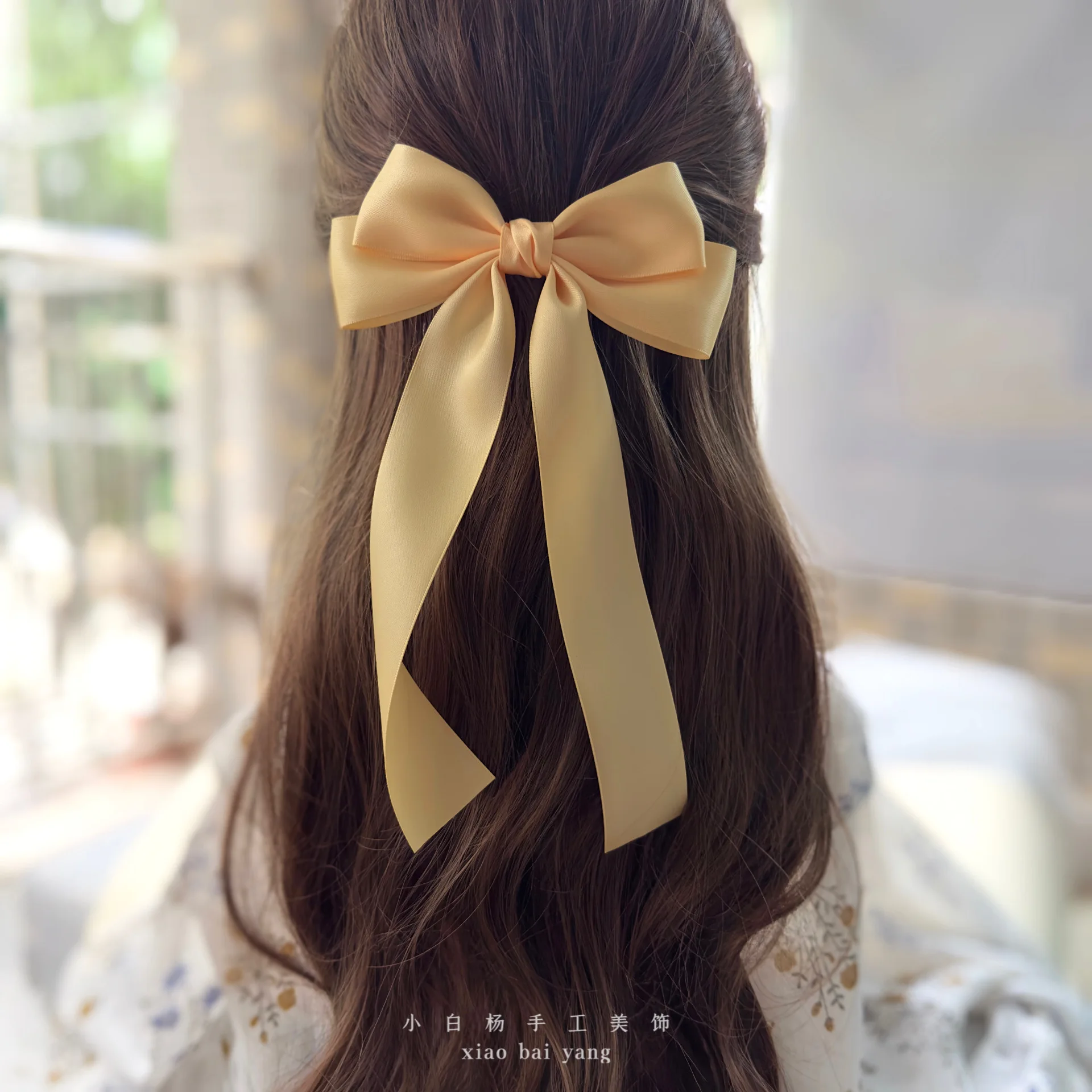 Koreańska materiałowa kokarda na sprężynowej wsuwce 🎀