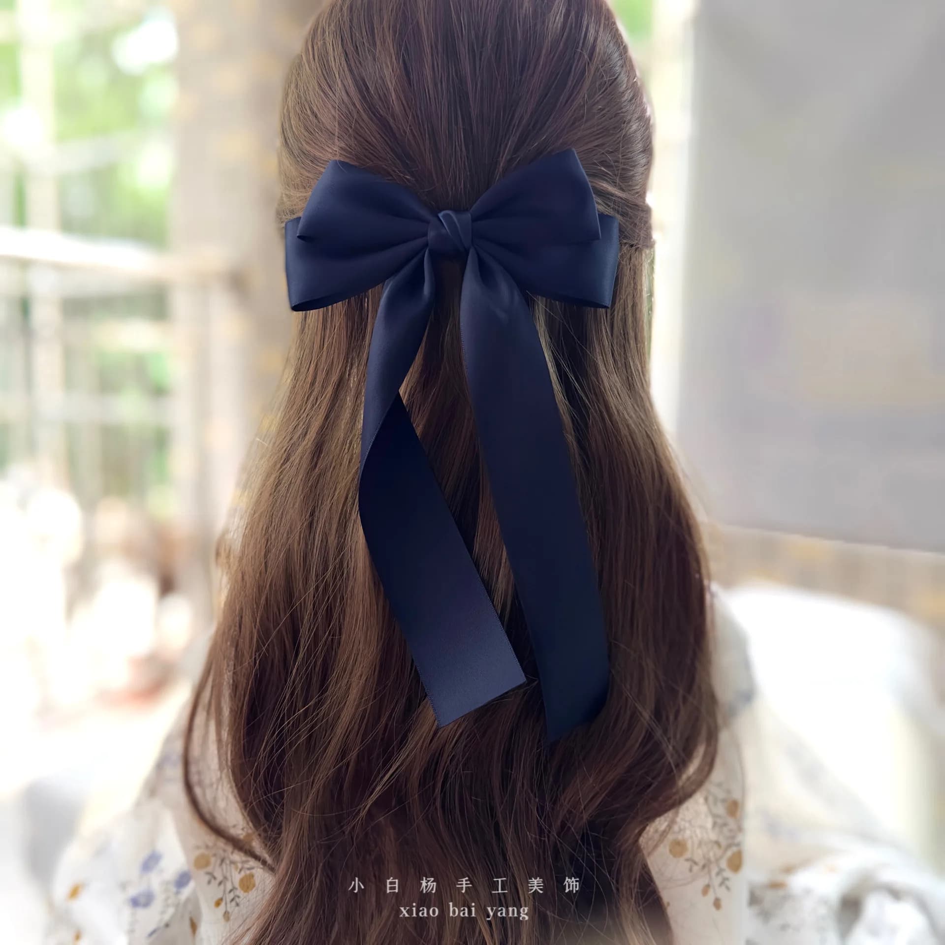 Koreańska materiałowa kokarda na sprężynowej wsuwce 🎀