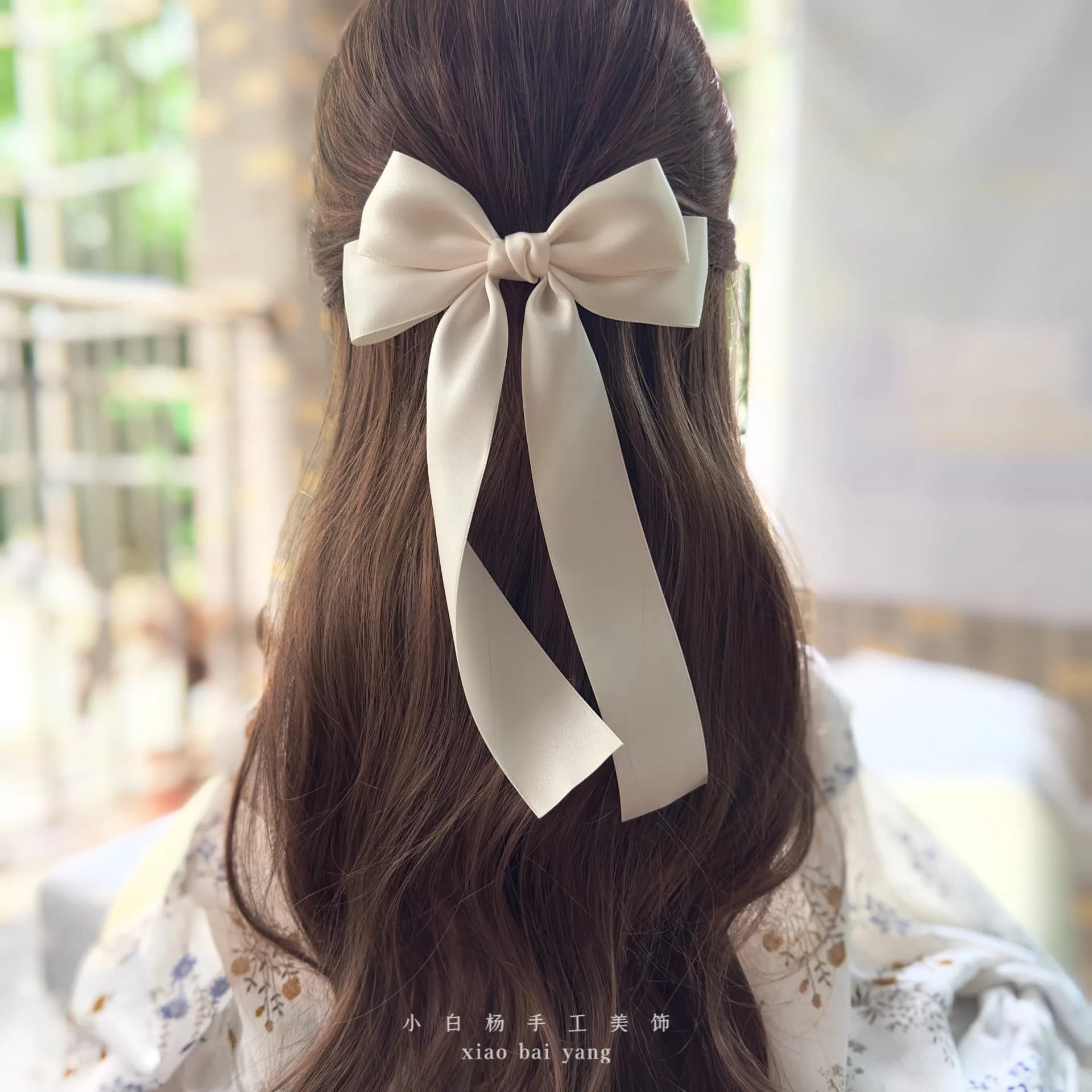 Koreańska materiałowa kokarda na sprężynowej wsuwce 🎀